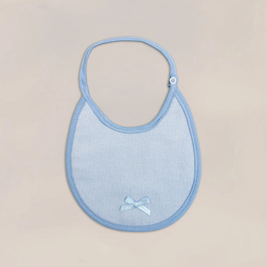 Babete liso com lacinho azul