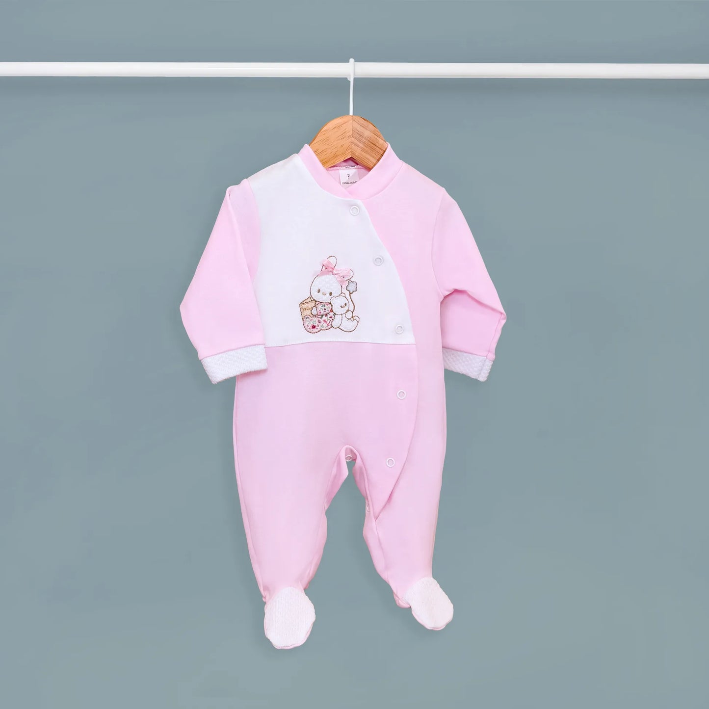 Babygrow de algodão com motivo coelhinho e ursinho com livro rosa