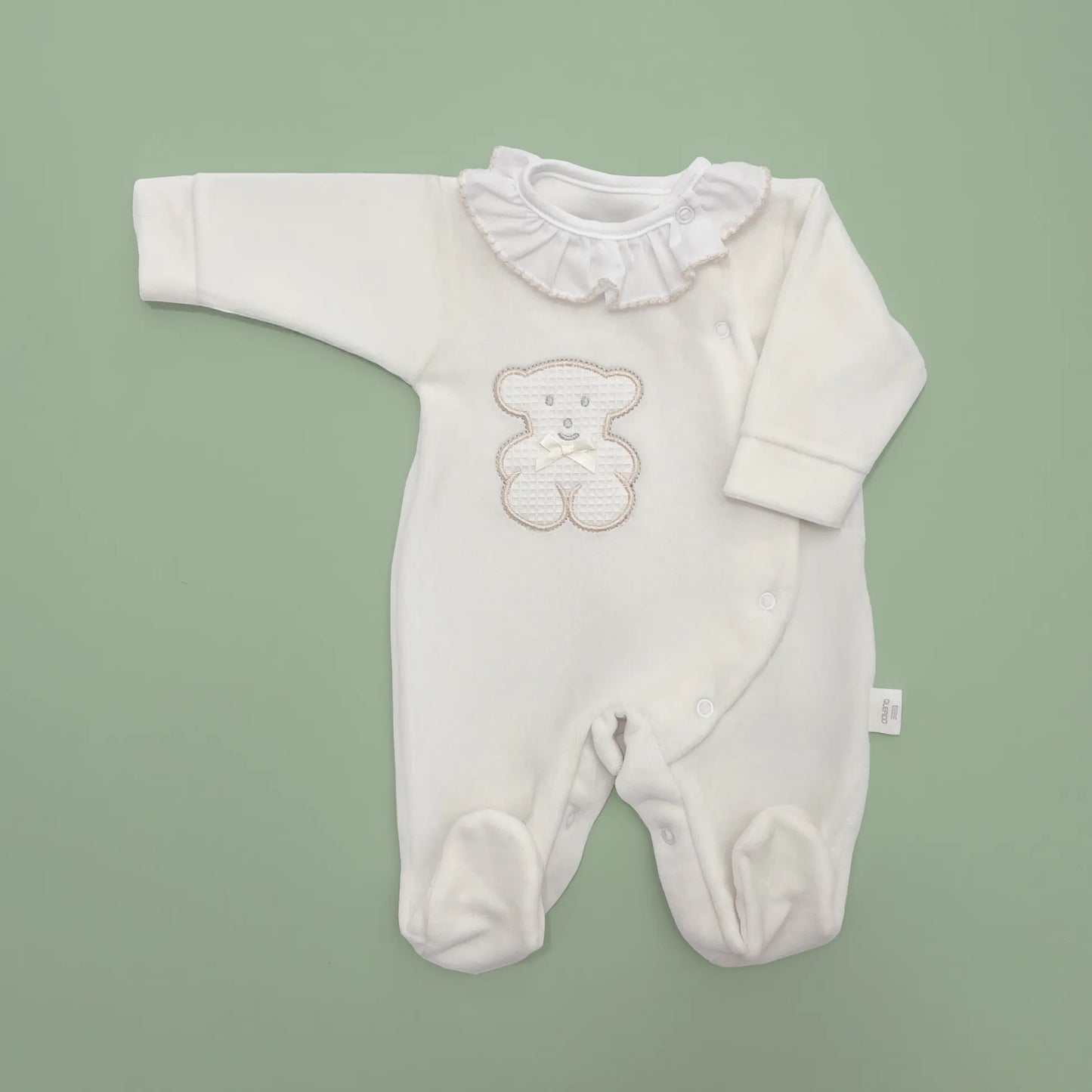 Babygrow com gola em folho e motivo ursinho waffle pérola