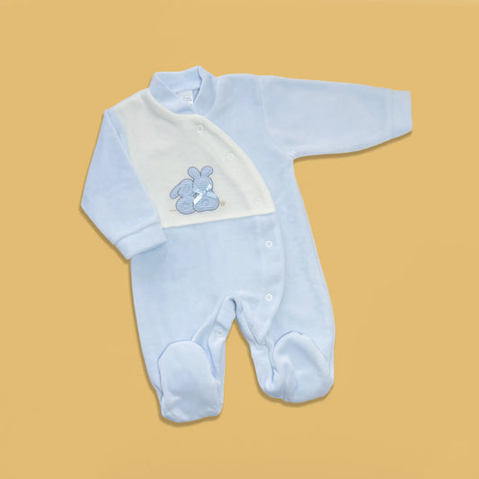 Babygrow com motivo coelhos tricot com lacinho azul