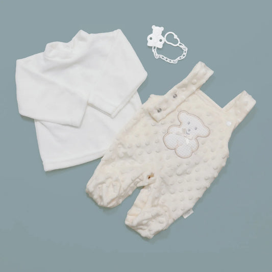 Conjunto de jardineiras e camisola cardada com motivo ursinho waffle pérola