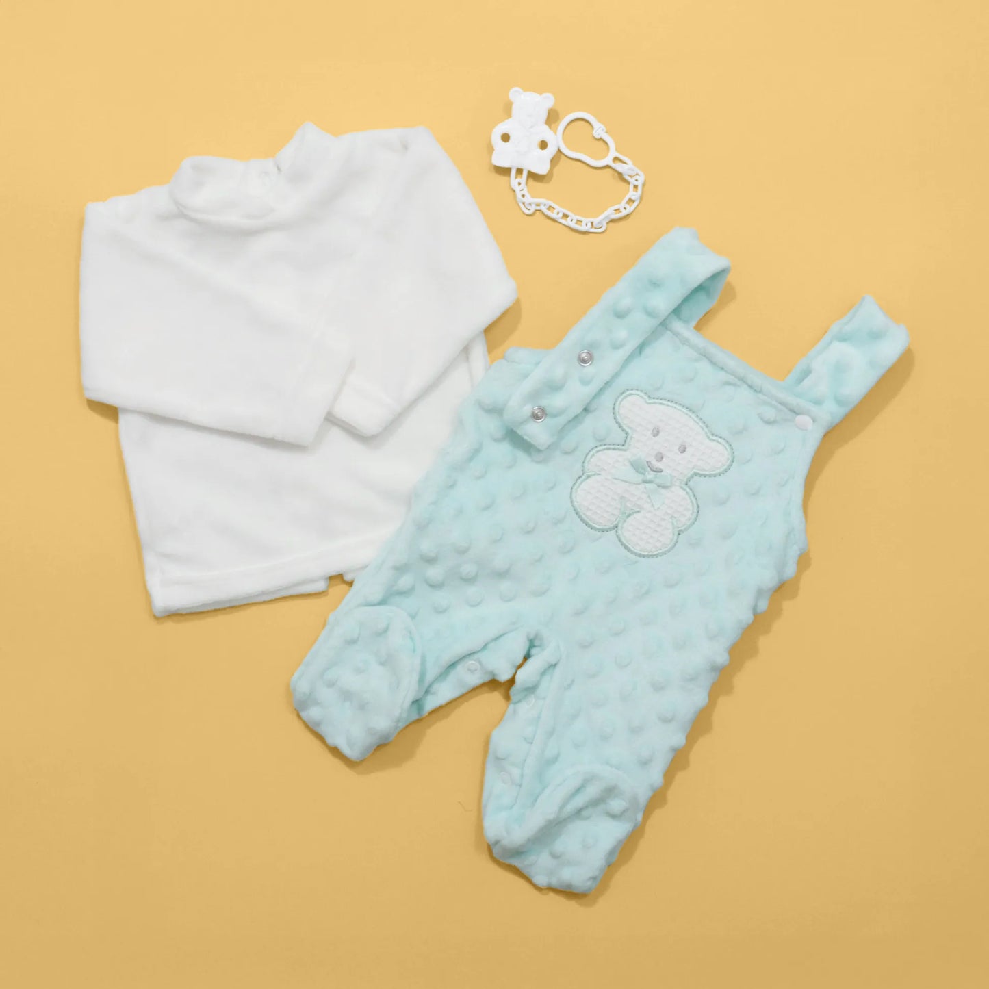 Conjunto de jardineiras e camisola cardada com motivo ursinho waffle verde-água