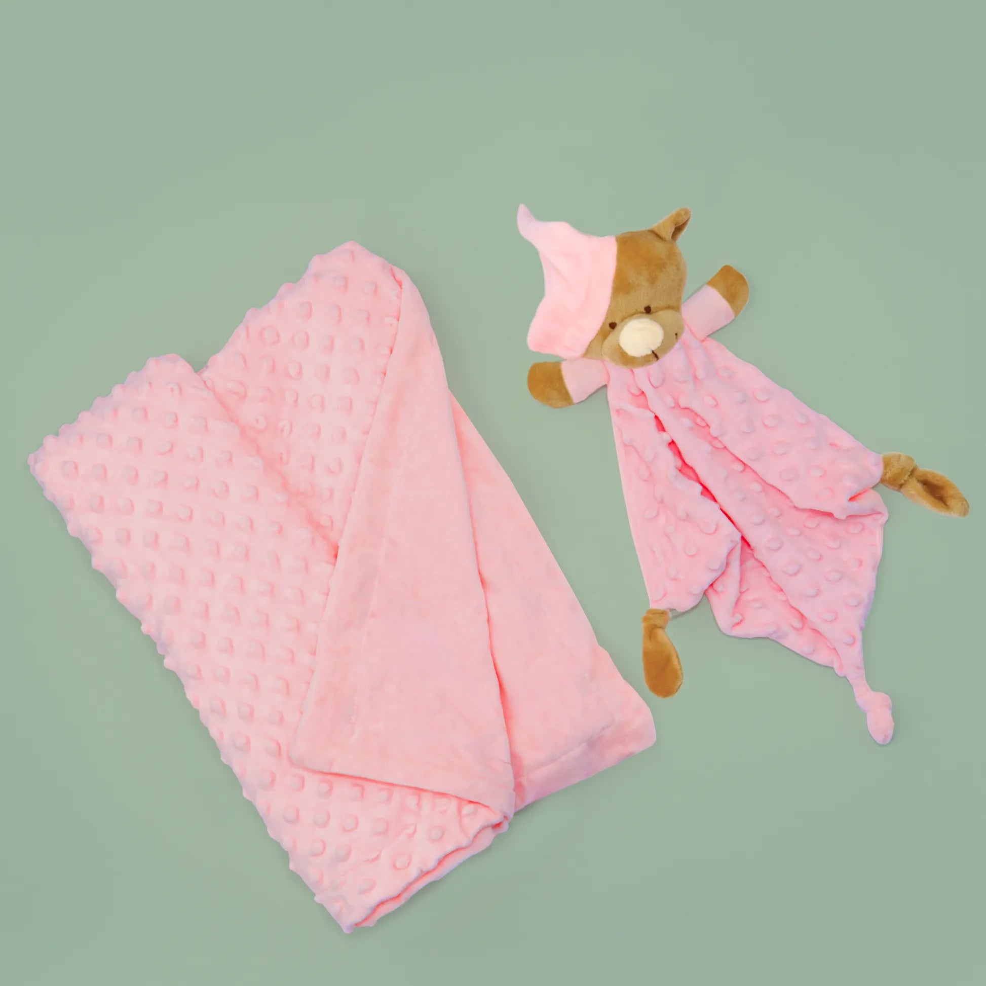 Conjunto de manta e doudou ursinho com detalhes em relevo rosa