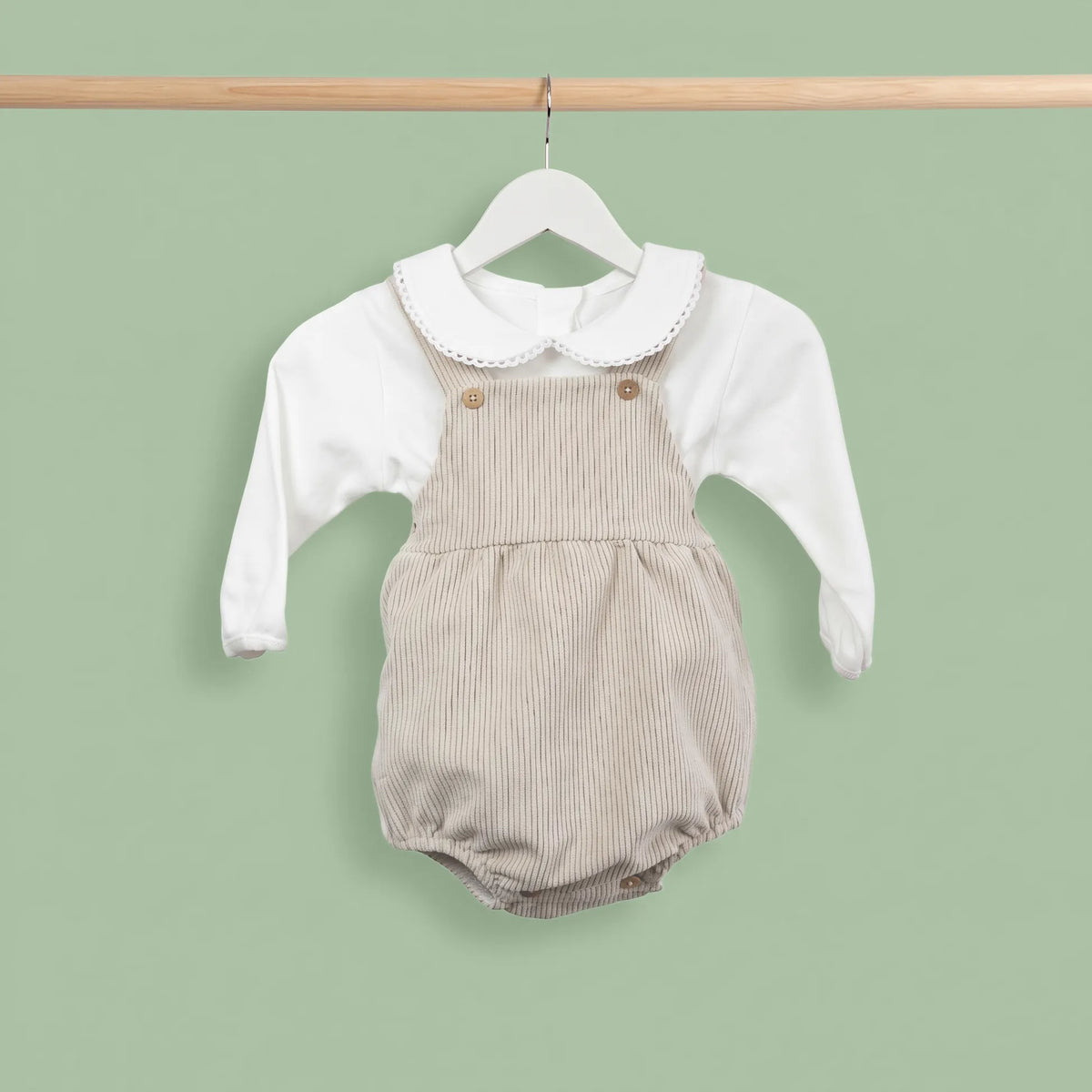 Conjunto de menina de fofo em bombazina e camisola com gola Peter Pan pérola