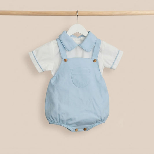 Conjunto de menino de fofo e camisa de manga curta com gola a combinar azul