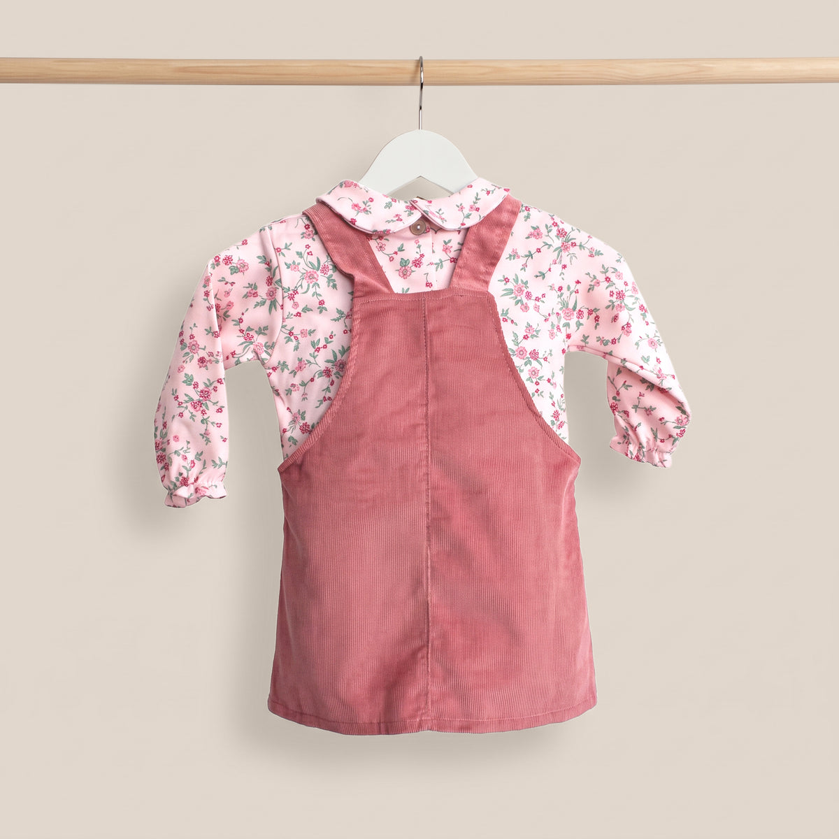 Conjunto de vestido com laço em bombazina e camisola florida rosa