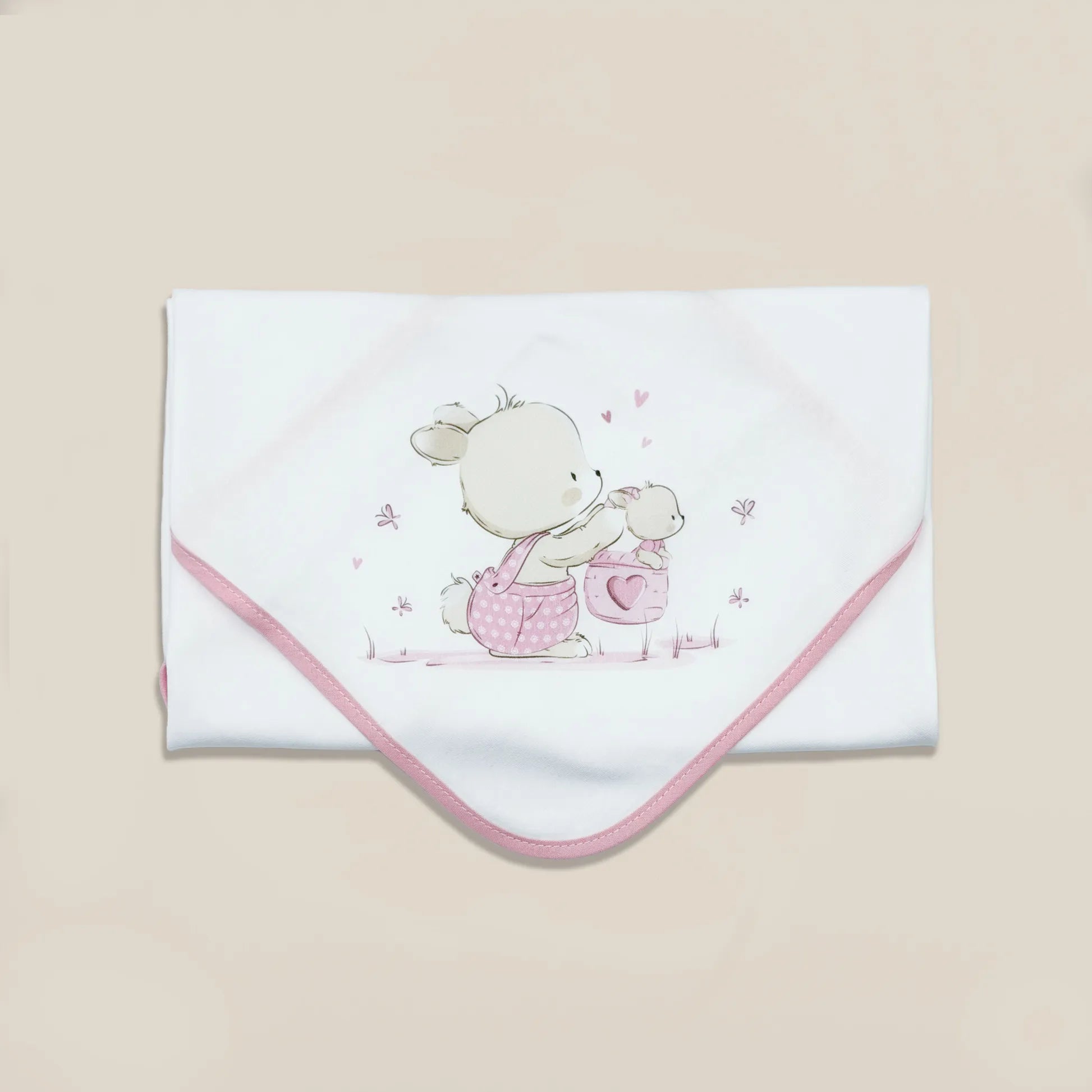 Fralda com motivo coelhinho na cesta rosa