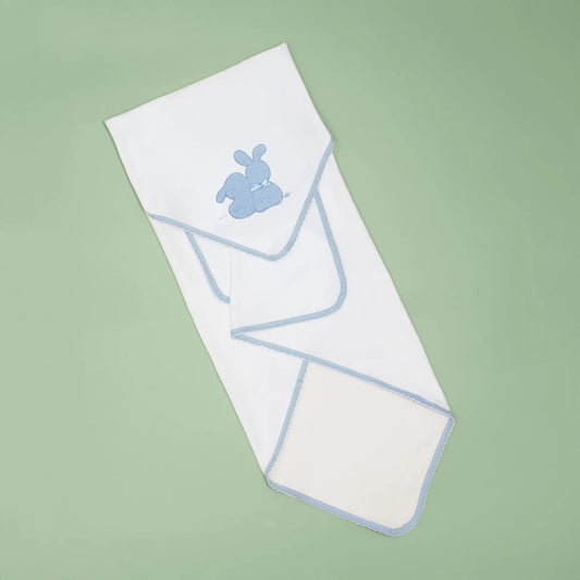 Fralda com motivo coelhos tricot com lacinho azul