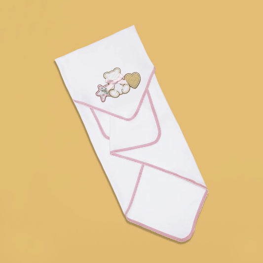 Fralda com motivo ursinho entre estrela e coração rosa