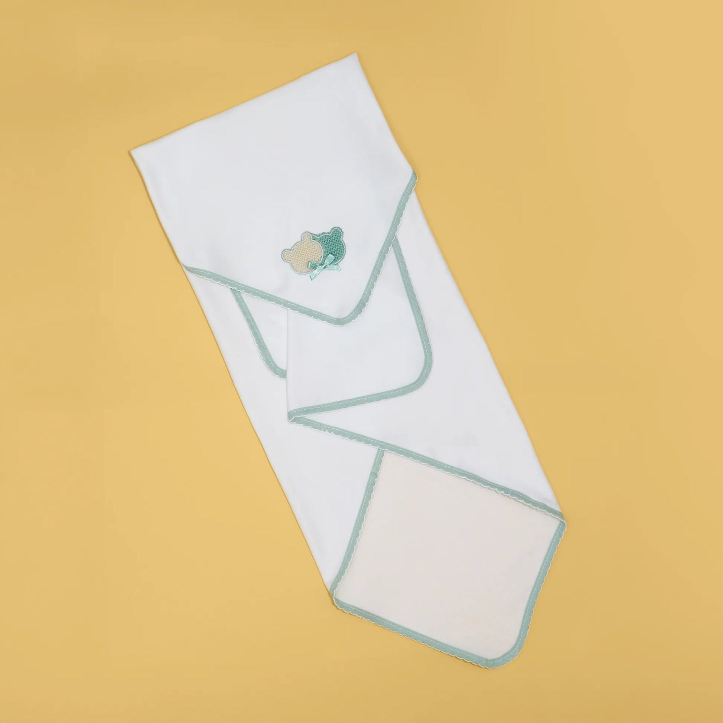 Fralda com motivo ursinhos tricot e lacinho verde