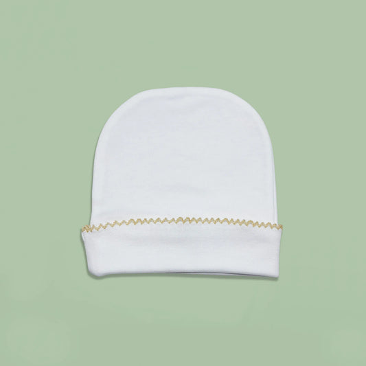 Gorro branco com picueta colorida na dobra bege