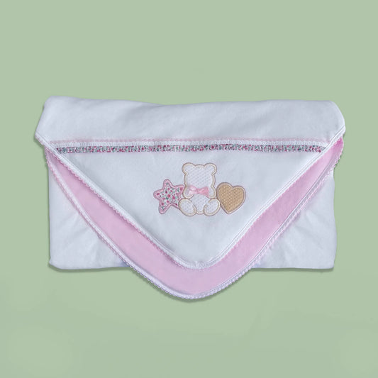 Manta de algodão com motivo ursinho entre estrela e coração rosa