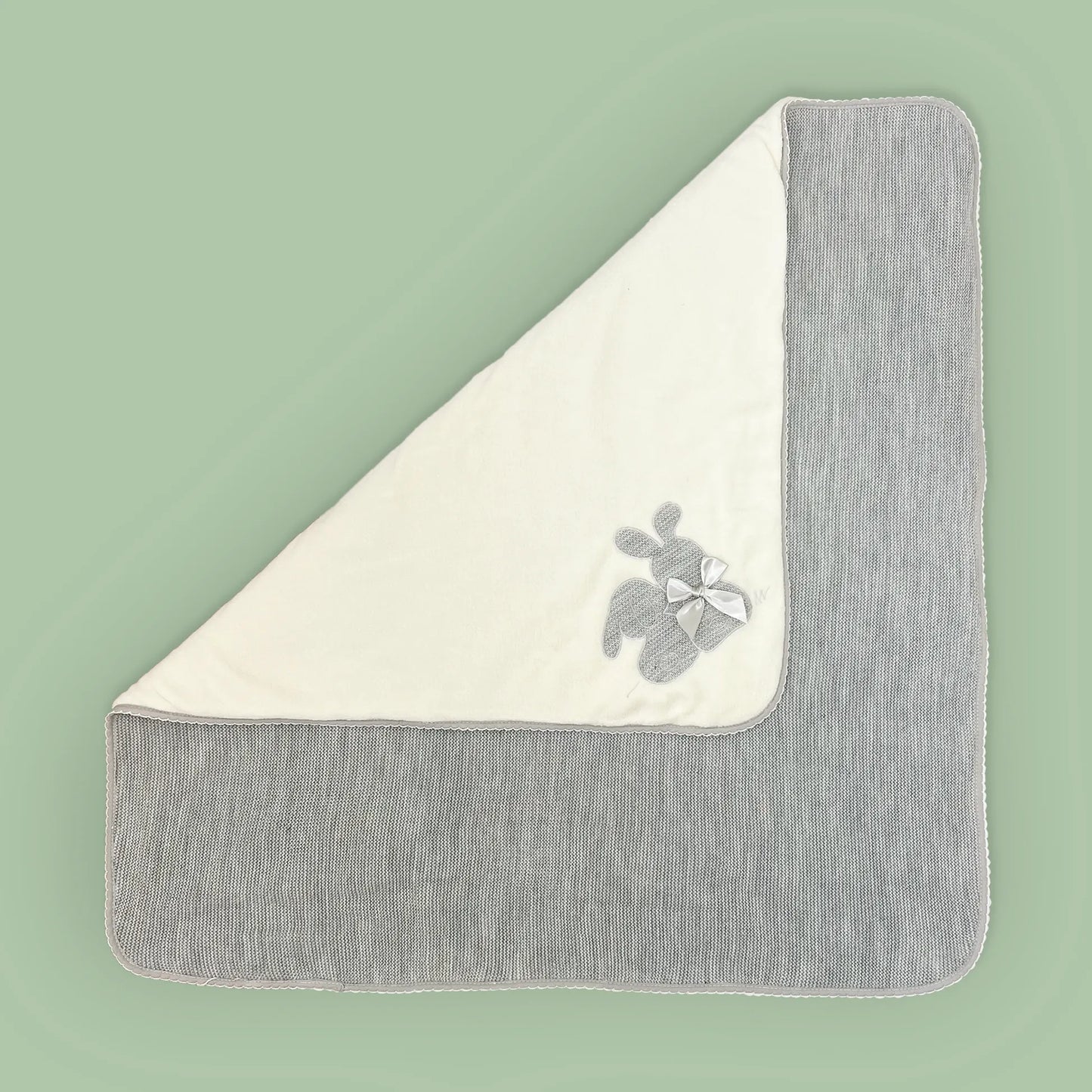 Manta com motivo coelhos tricot com laço cinza