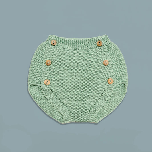 Tapa-fraldas de malha com botões de madeira verde