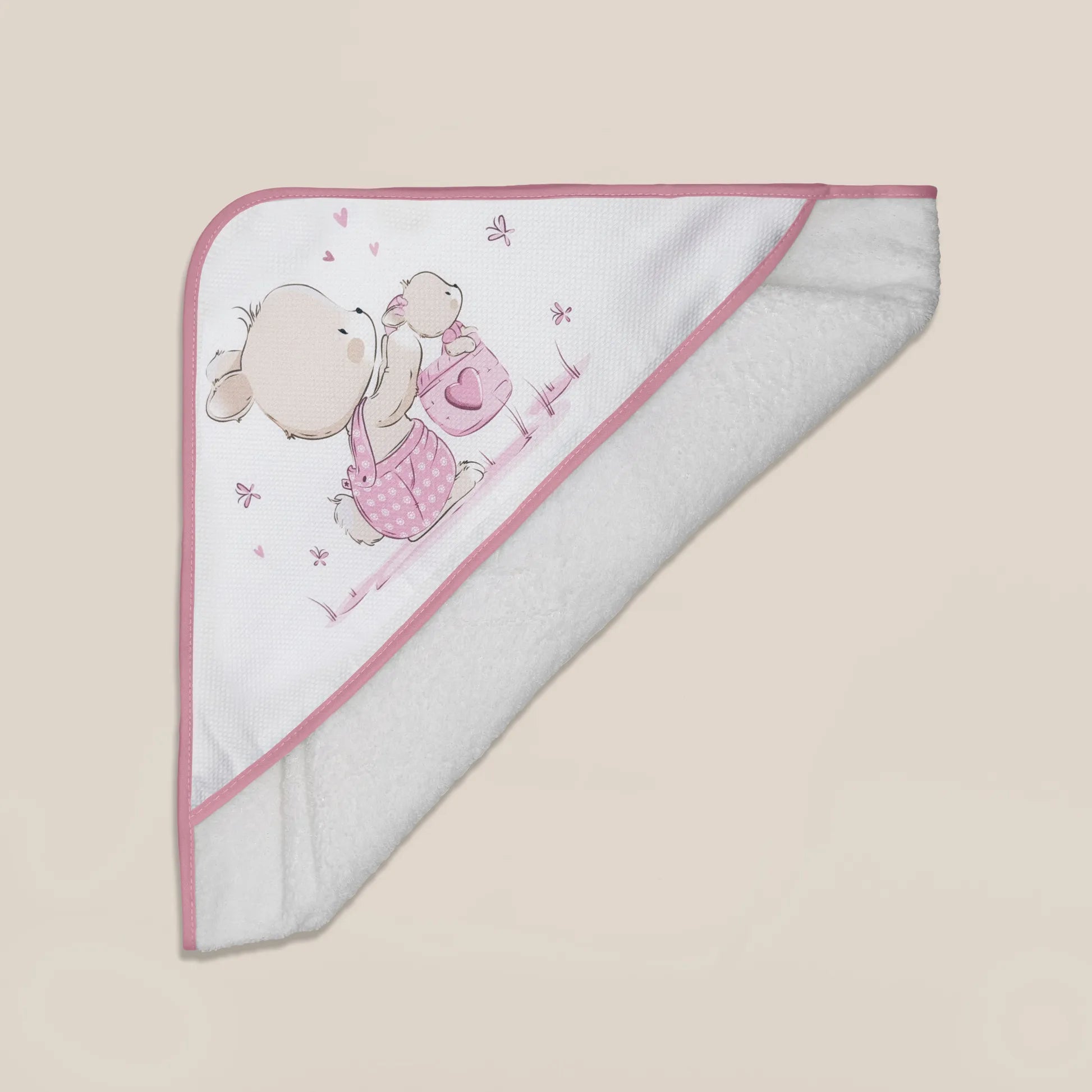 Toalha com motivo coelhinho na cesta rosa