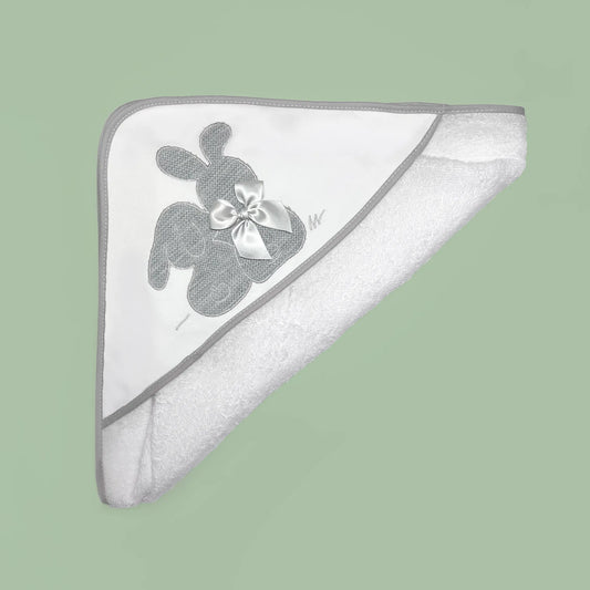 Toalha com motivo coelhos tricot com laço cinza